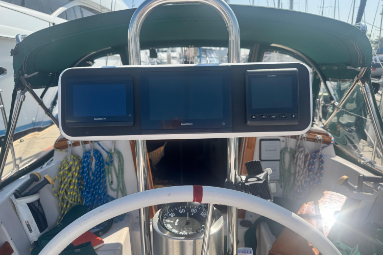 Juniper Yacht Photos Pics 