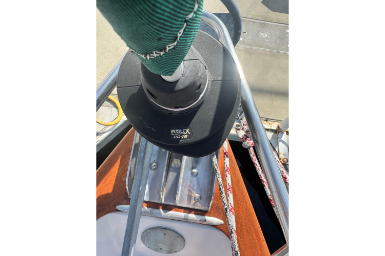 Juniper Yacht Photos Pics 