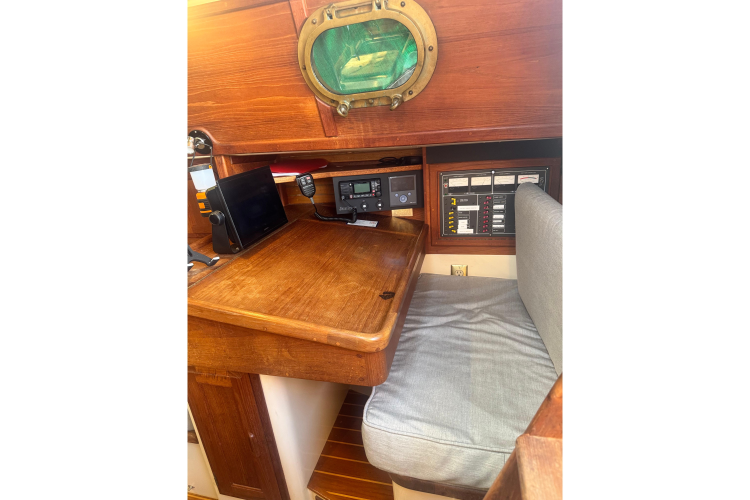 Juniper Yacht Photos Pics 