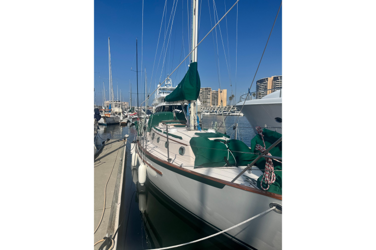 Juniper Yacht Photos Pics 