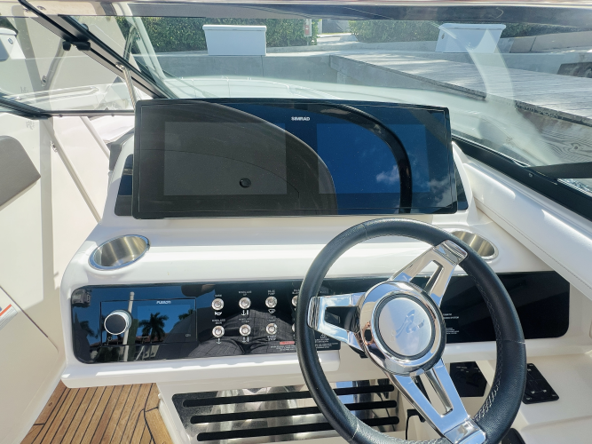 Lemonade Yacht Photos Pics 