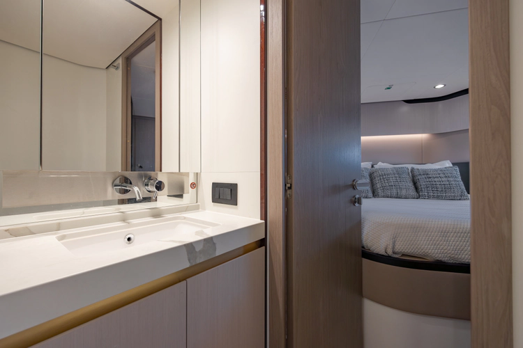 Dolce Vita Yacht Photos Pics 