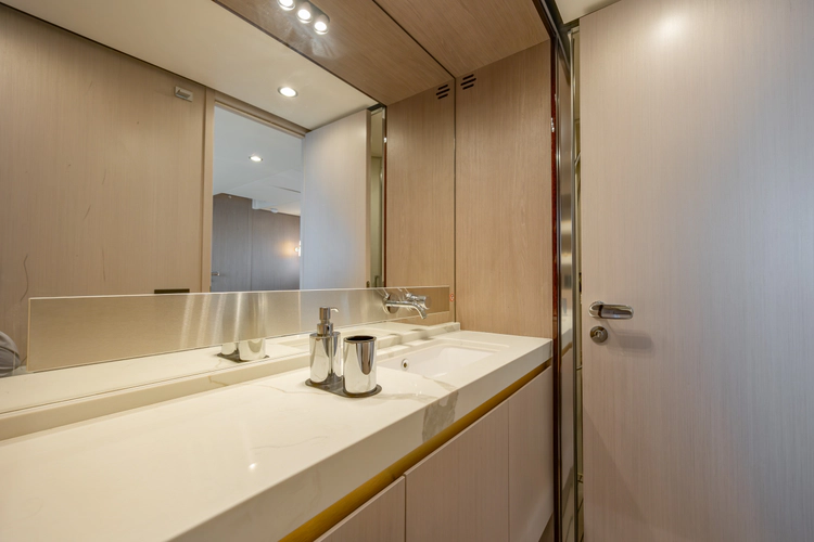 Dolce Vita Yacht Photos Pics 