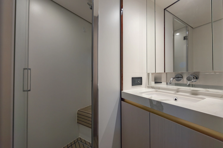 Dolce Vita Yacht Photos Pics 