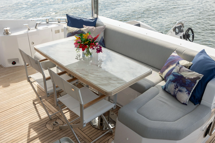 Dolce Vita Yacht Photos Pics 