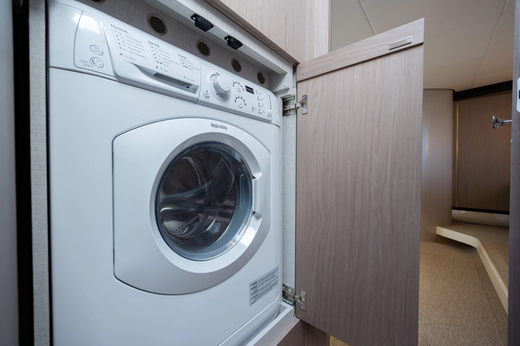 Dolce Vita Yacht Photos Pics 