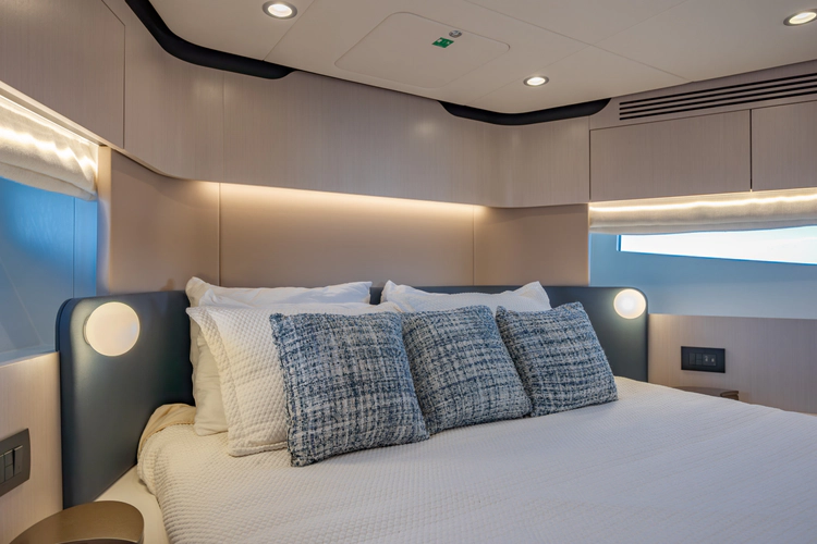 Dolce Vita Yacht Photos Pics 