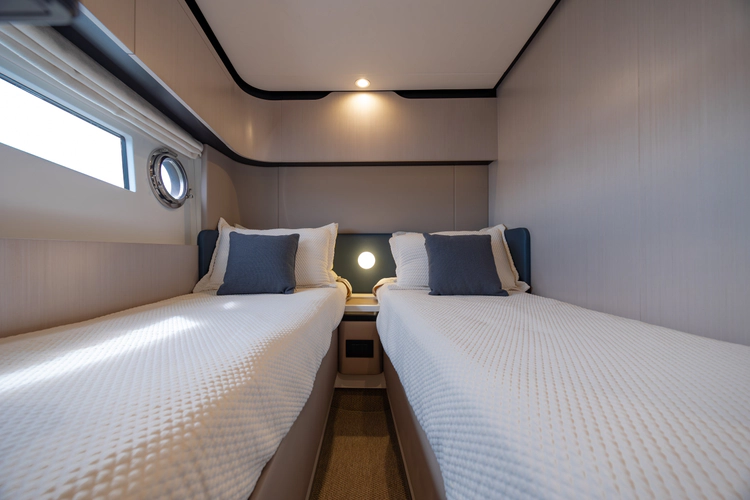 Dolce Vita Yacht Photos Pics 