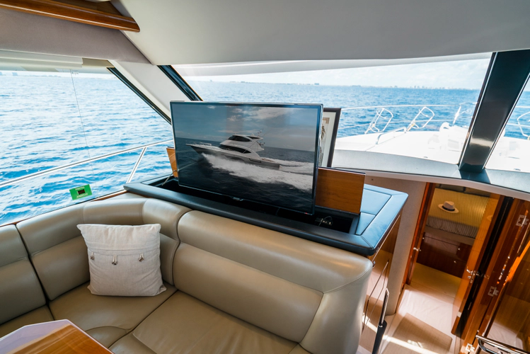 Island Moon Yacht Photos Pics 