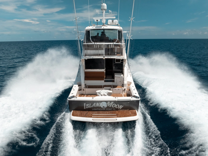 Island Moon Yacht Photos Pics 