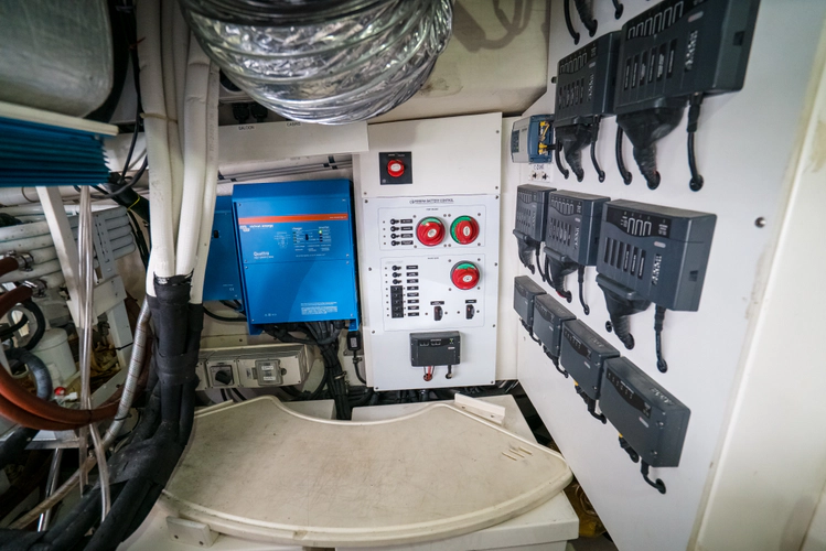 Island Moon Yacht Photos Pics 