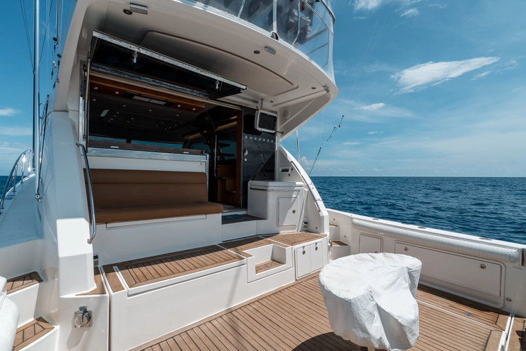 Island Moon Yacht Photos Pics 