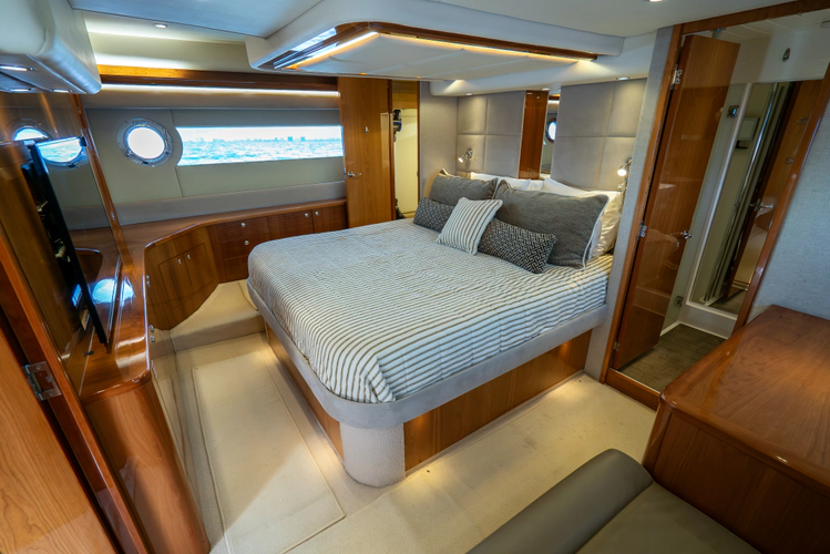 Island Moon Yacht Photos Pics 