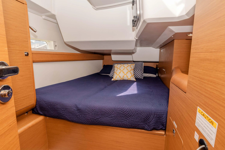 Victory Yacht Photos Pics 