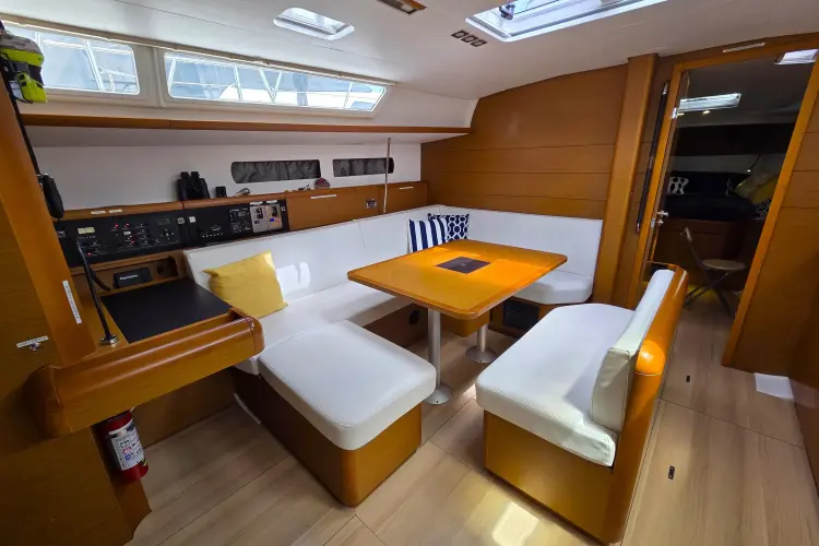 Victory Yacht Photos Pics 