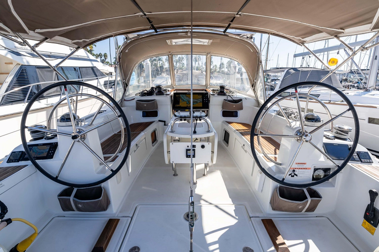 Victory Yacht Photos Pics 
