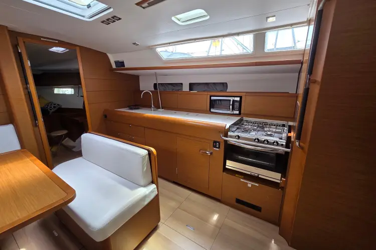 Victory Yacht Photos Pics 