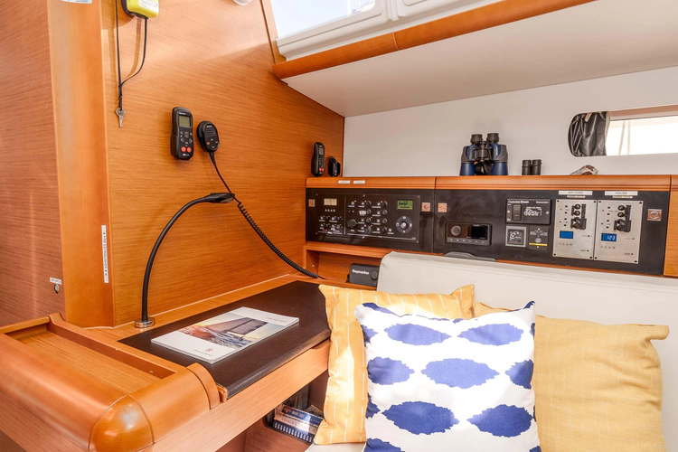 Victory Yacht Photos Pics 