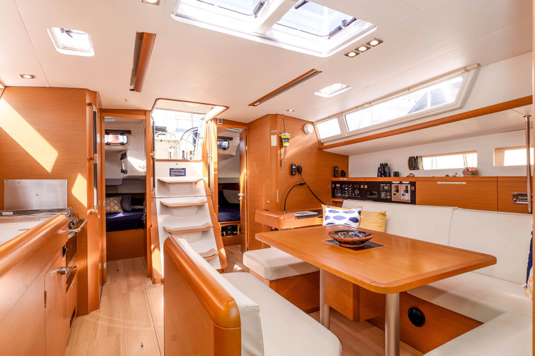 Victory Yacht Photos Pics 