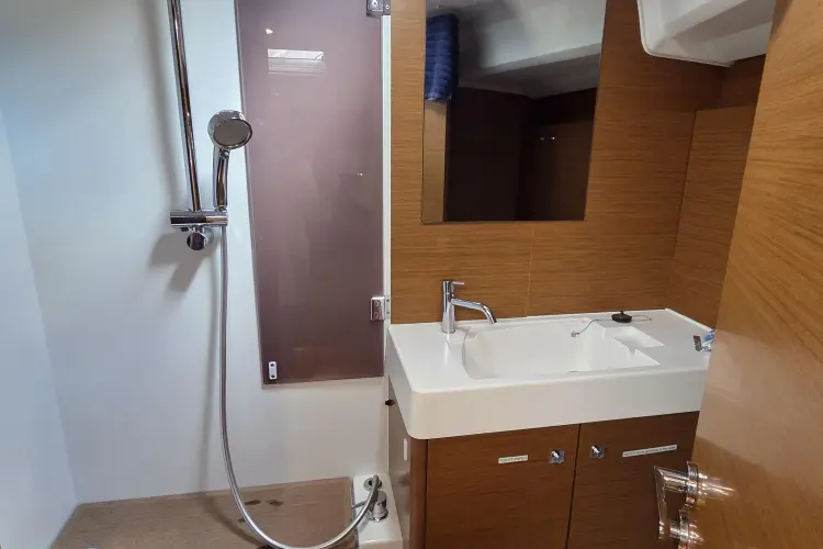 Victory Yacht Photos Pics 