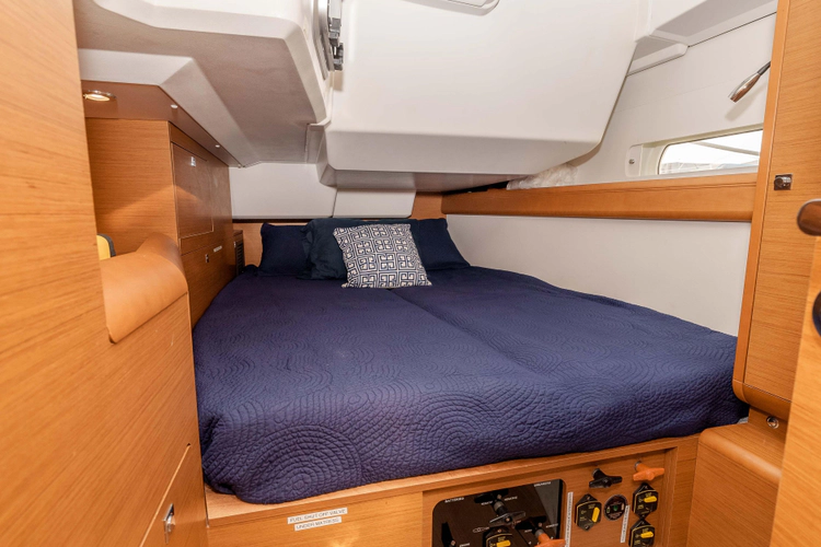 Victory Yacht Photos Pics 