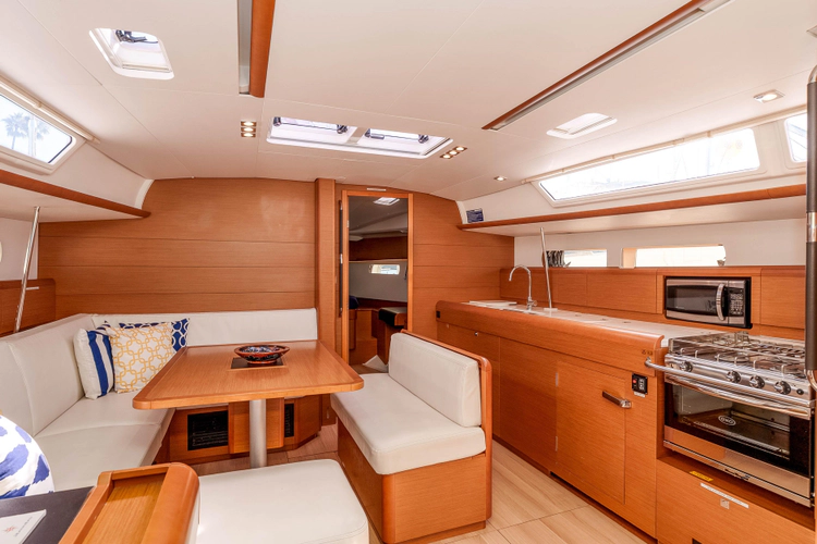 Victory Yacht Photos Pics 