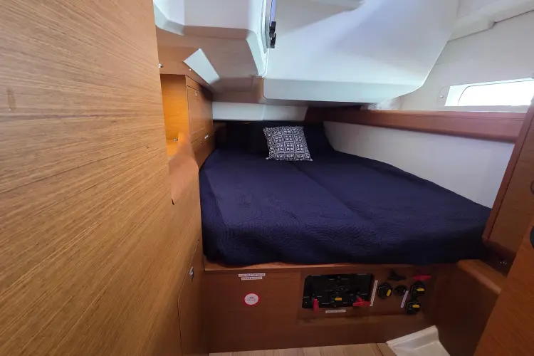 Victory Yacht Photos Pics 