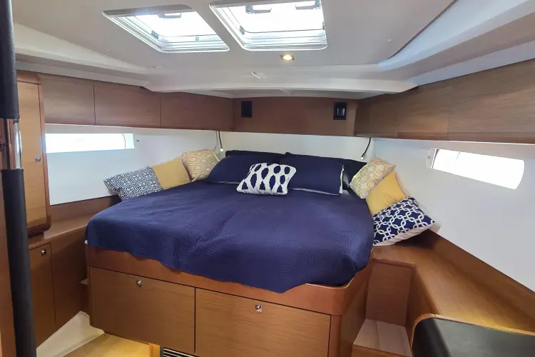 Victory Yacht Photos Pics 