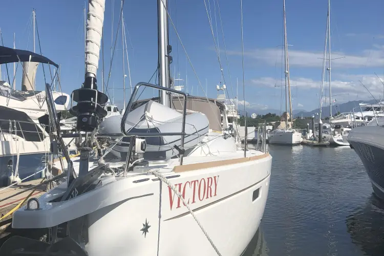 Victory Yacht Photos Pics 