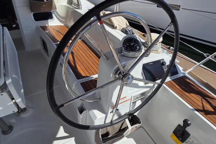 Victory Yacht Photos Pics 