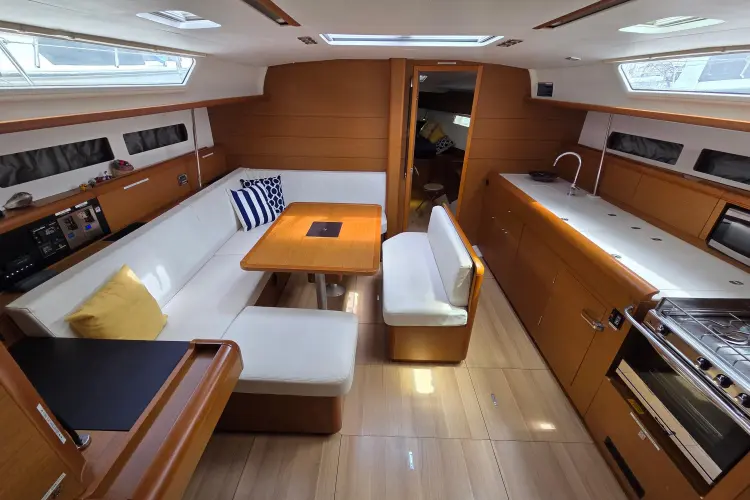 Victory Yacht Photos Pics 