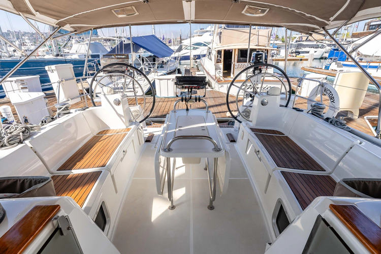 Victory Yacht Photos Pics 