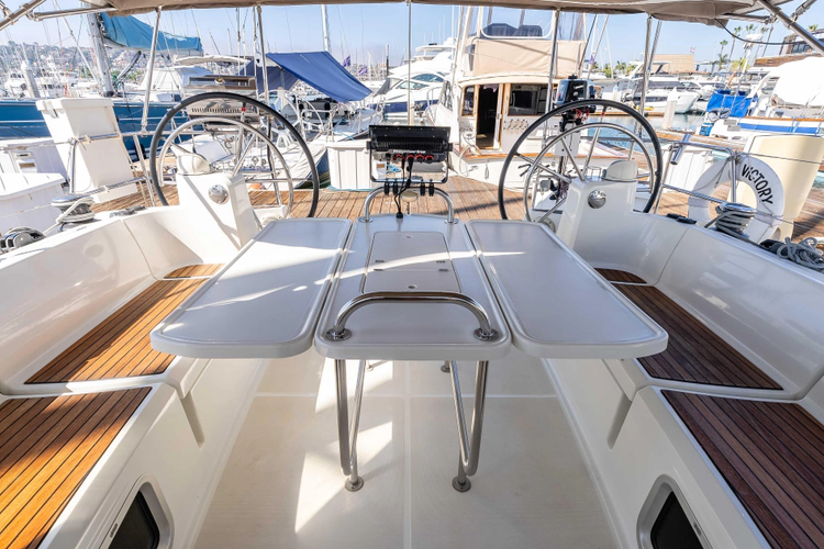Victory Yacht Photos Pics 