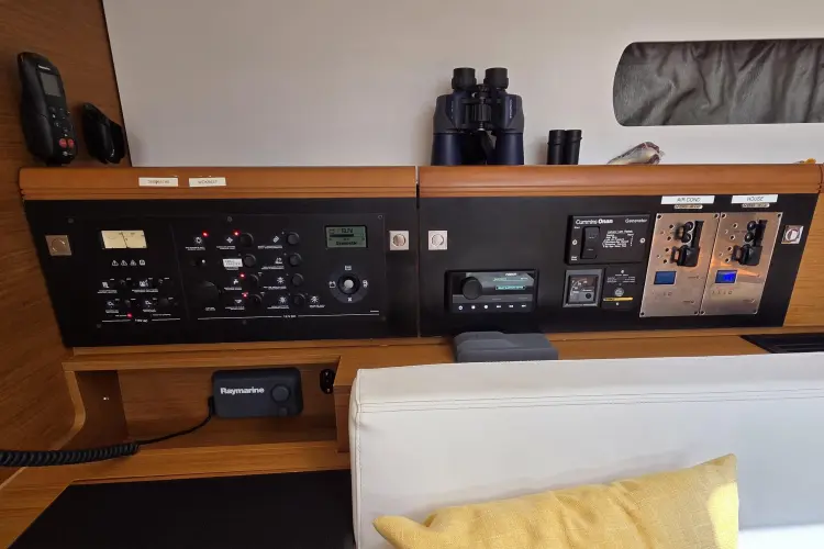 Victory Yacht Photos Pics 