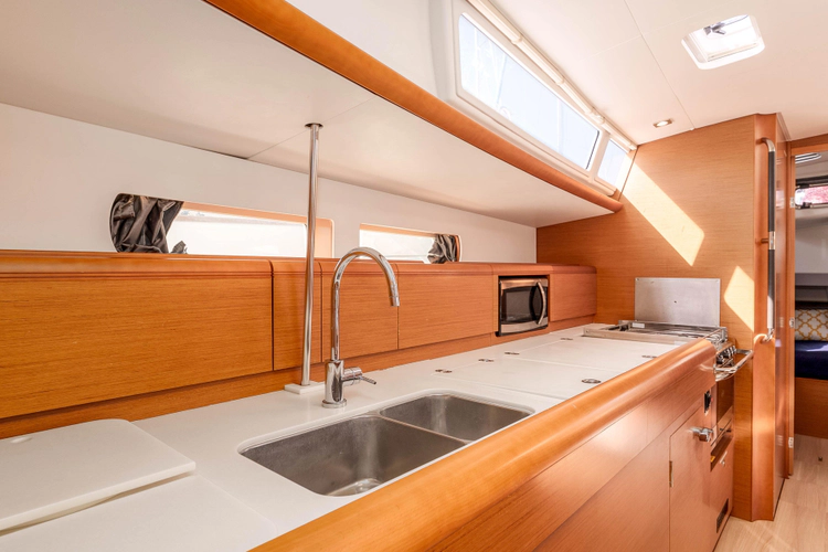 Victory Yacht Photos Pics 