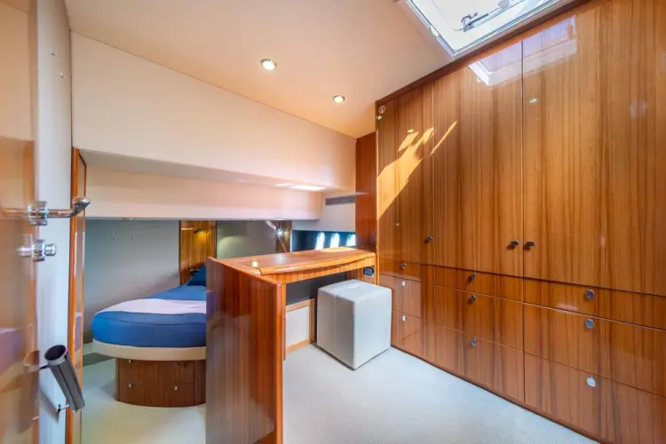 Esacpe Yacht Photos Pics 