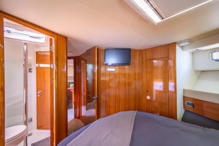 Esacpe Yacht Photos Pics 