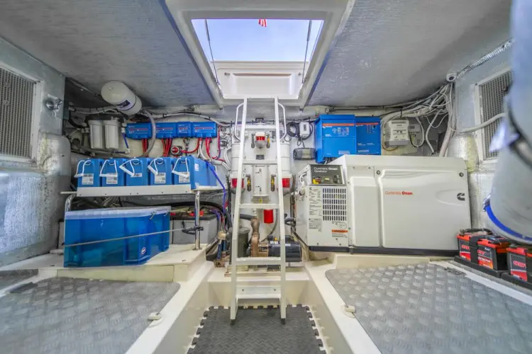 Esacpe Yacht Photos Pics 