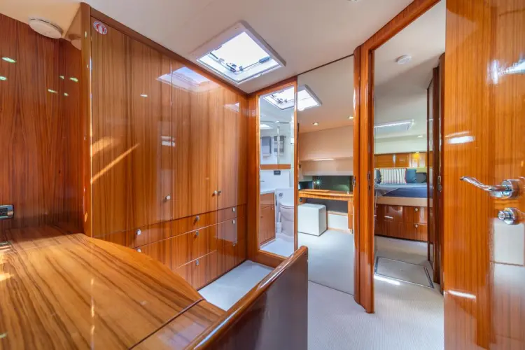 Esacpe Yacht Photos Pics 