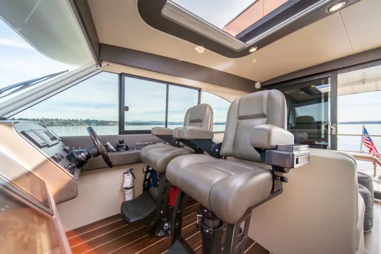 Esacpe Yacht Photos Pics 