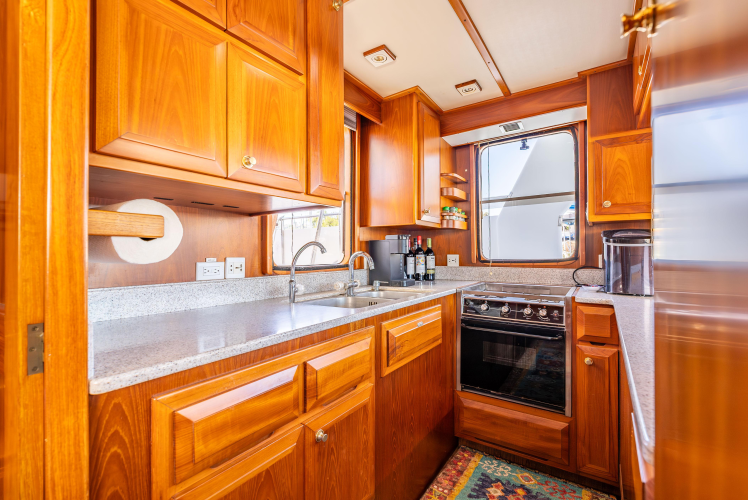 Si Como No Yacht Photos Pics 