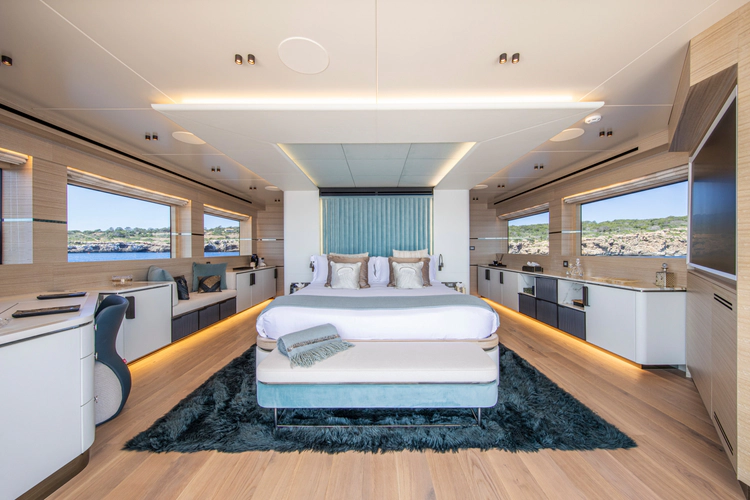 Oscar Yacht Photos Pics 