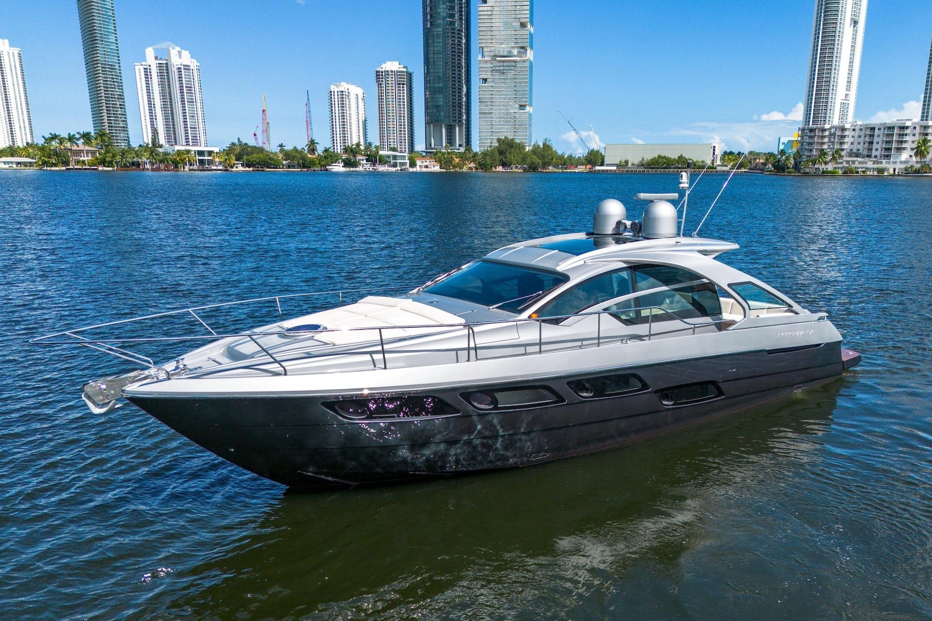 2018 Pershing 54 ft