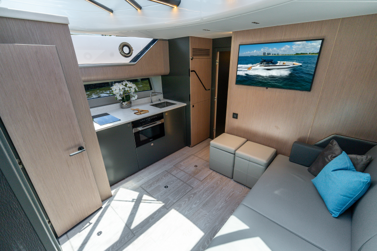 Superhawk 55 Yacht Photos Pics 