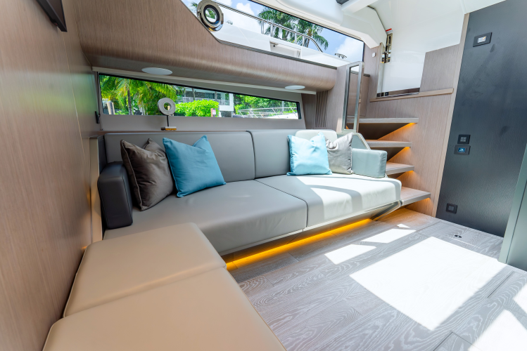 Superhawk 55 Yacht Photos Pics 