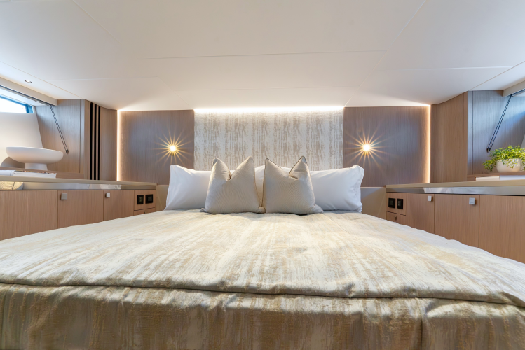 Superhawk 55 Yacht Photos Pics 