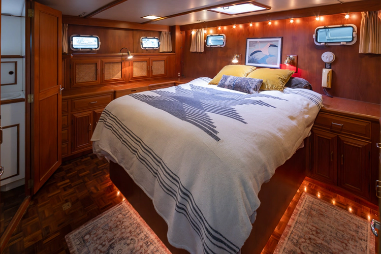 Codspeed Yacht Photos Pics 