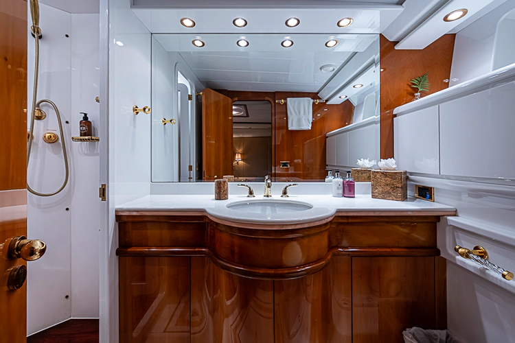 Shalimar Yacht Photos Pics 