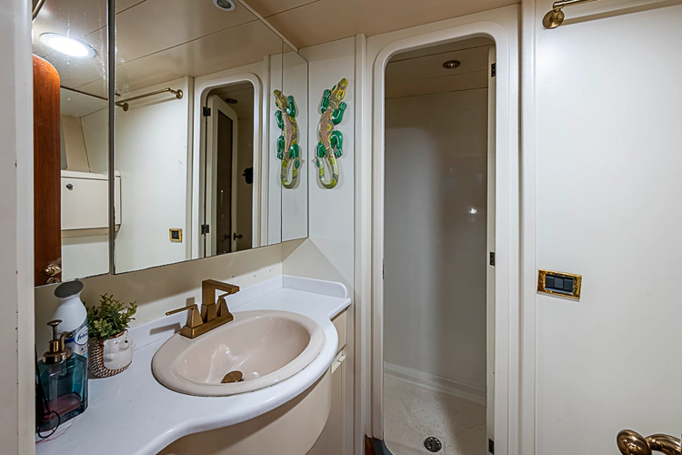 Shalimar Yacht Photos Pics 