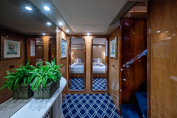 Shalimar Yacht Photos Pics 